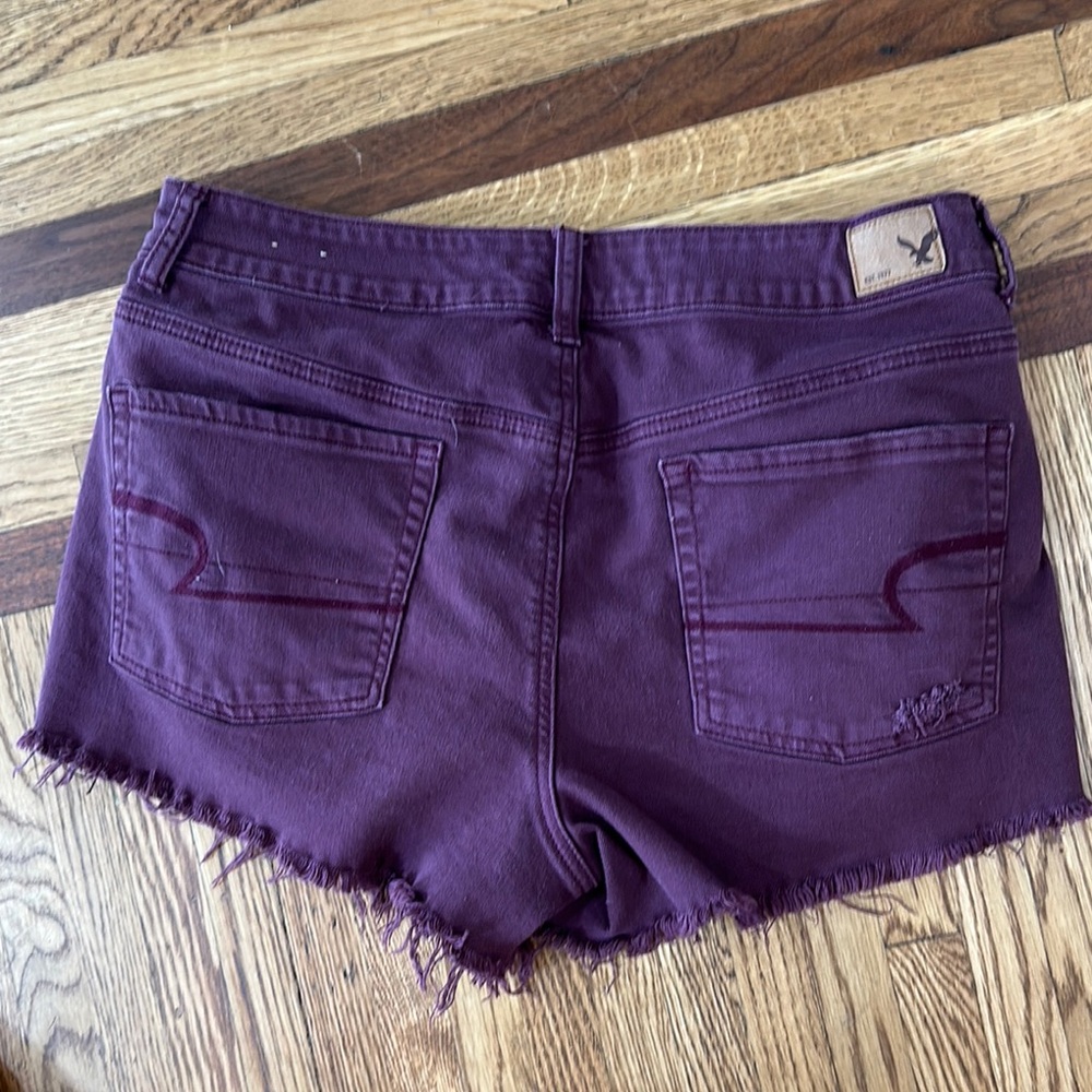 American Eagle Stretch Ripped Jean Shorts Women's burgundy Distressed Shorts - Picture 2 of 4